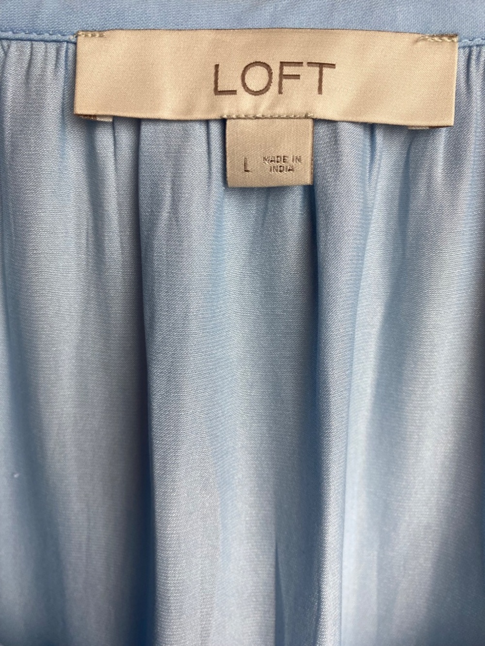 Loft Light Blue Womenʻs Soft Long Sleeve Split Neck Ruched Shoulder Blouse Large - Picture 2 of 7